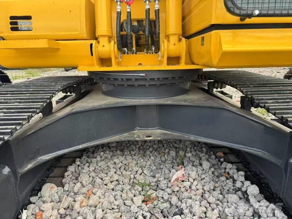 Komatsu 200-8 履带挖掘机