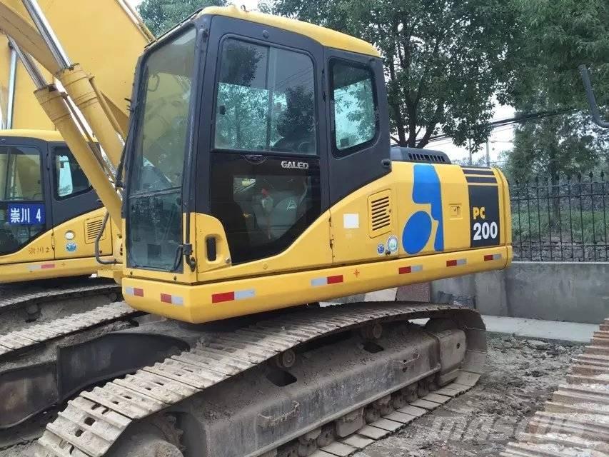 Komatsu pc200-7 履带挖掘机