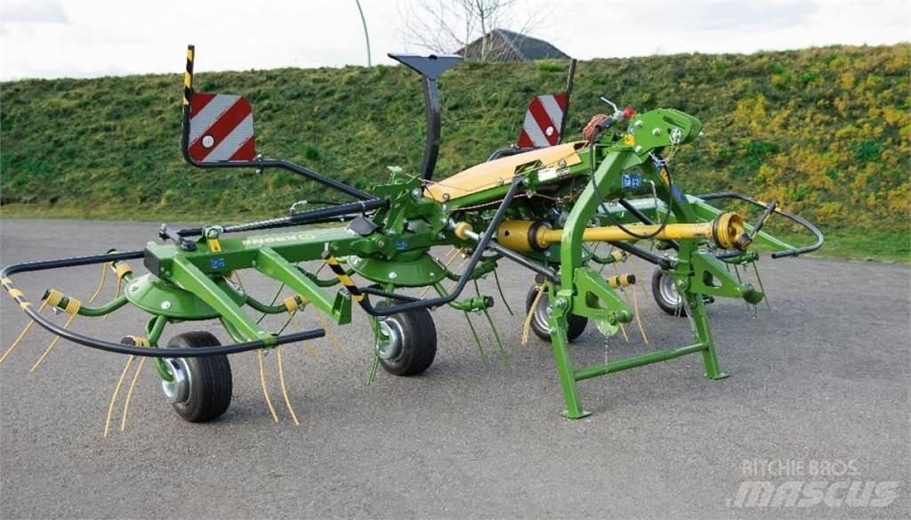 Krone VENDRO 560 犁耙和摊草机