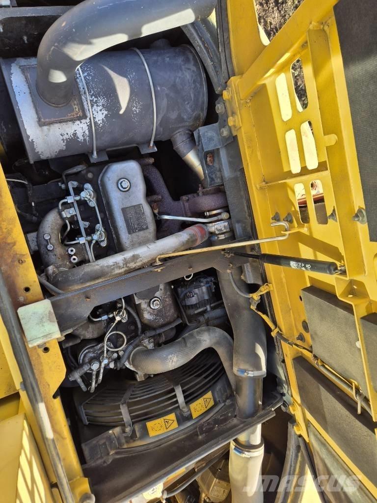 New Holland E 135 SR 履带挖掘机