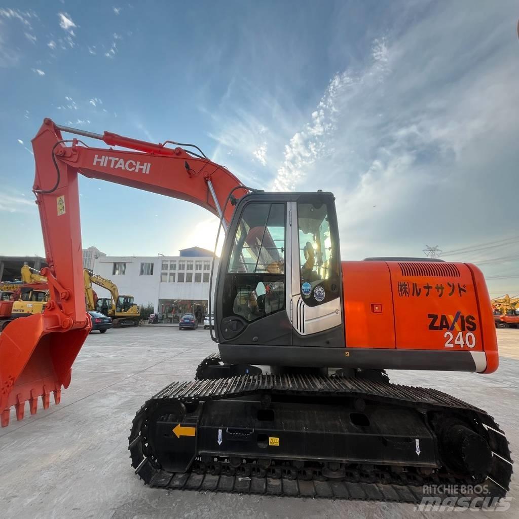 Hitachi ZX 240 履带挖掘机