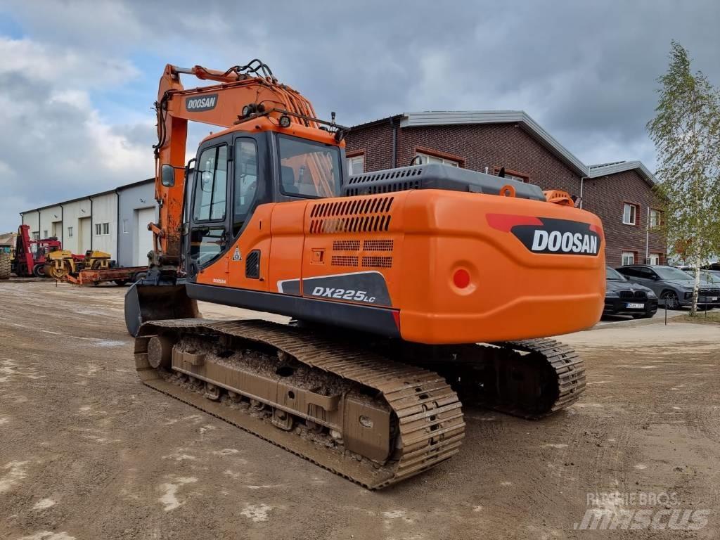Doosan DX 225 LC-3 履带挖掘机