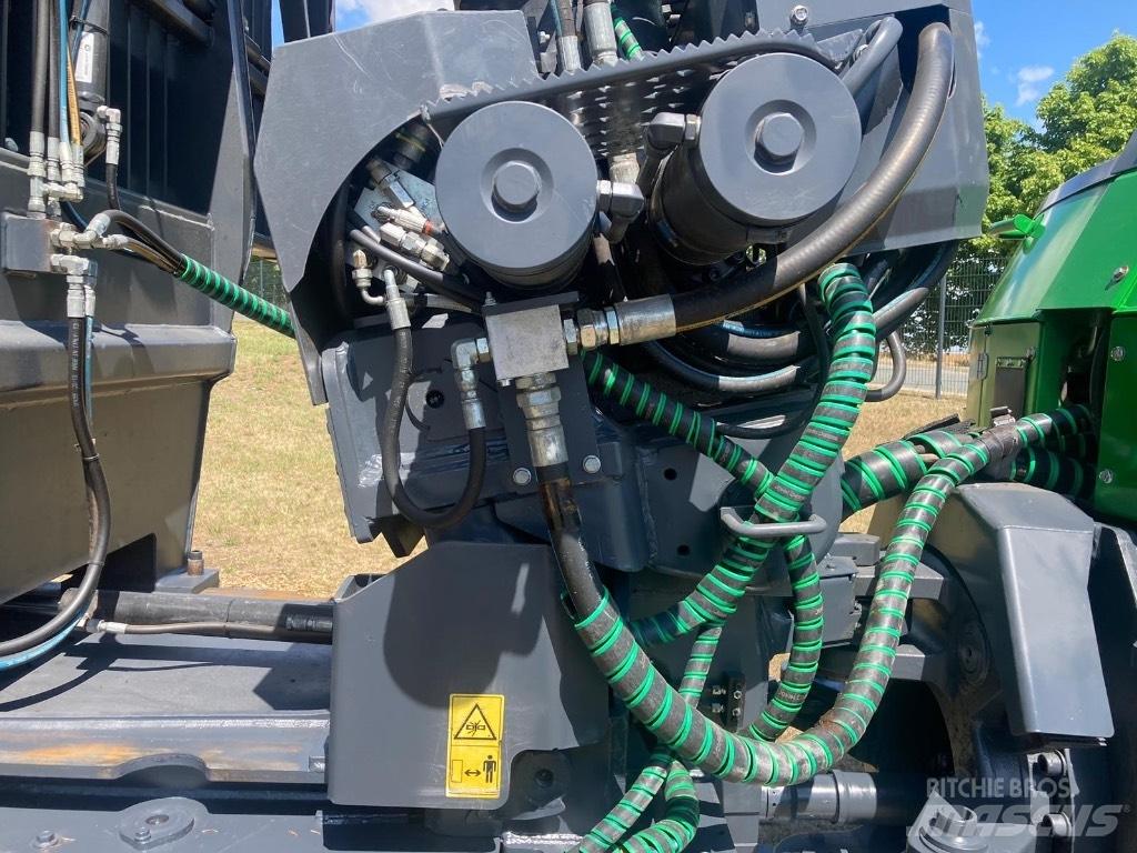 John Deere 1210G 集运机