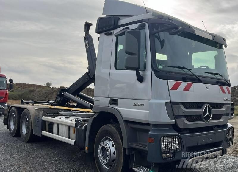 Mercedes-Benz 2641 集装箱叉车