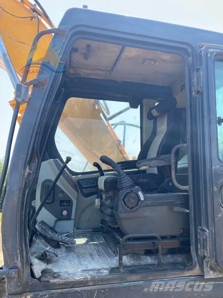 Hyundai Robex 215-7 履带挖掘机