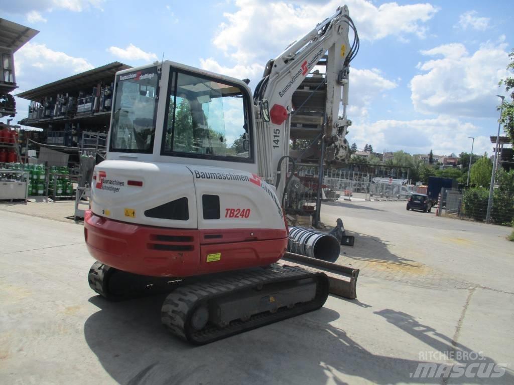 Takeuchi TB240 小型挖掘机