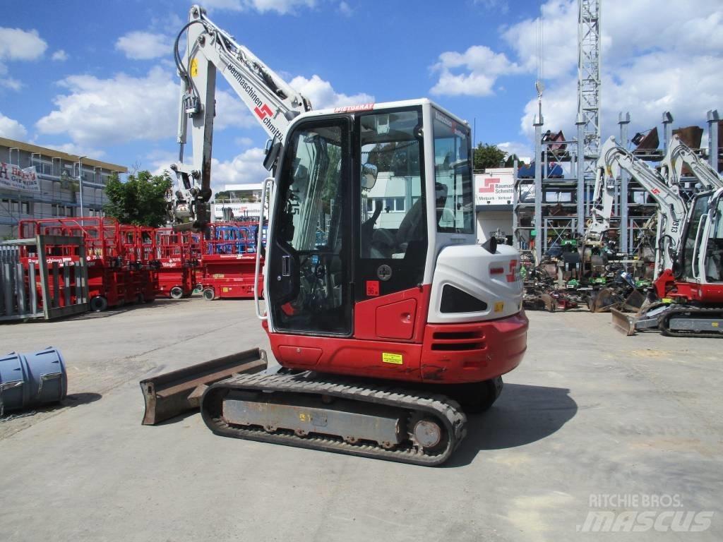 Takeuchi TB240 小型挖掘机