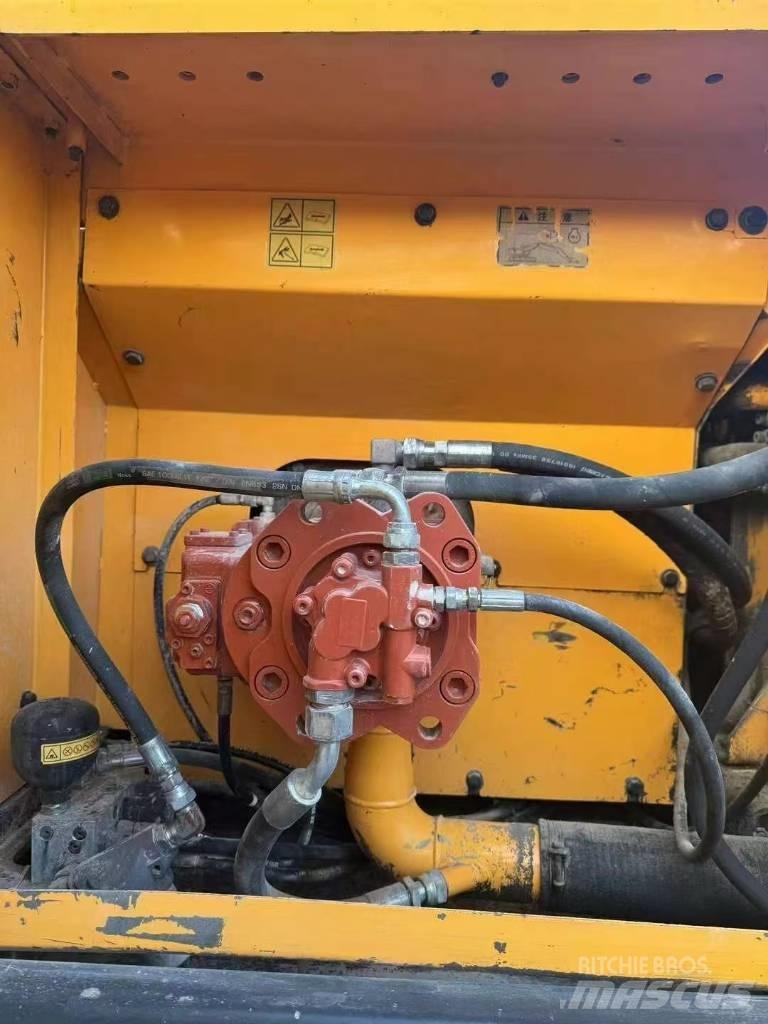Hyundai Robex 215-7 履带挖掘机