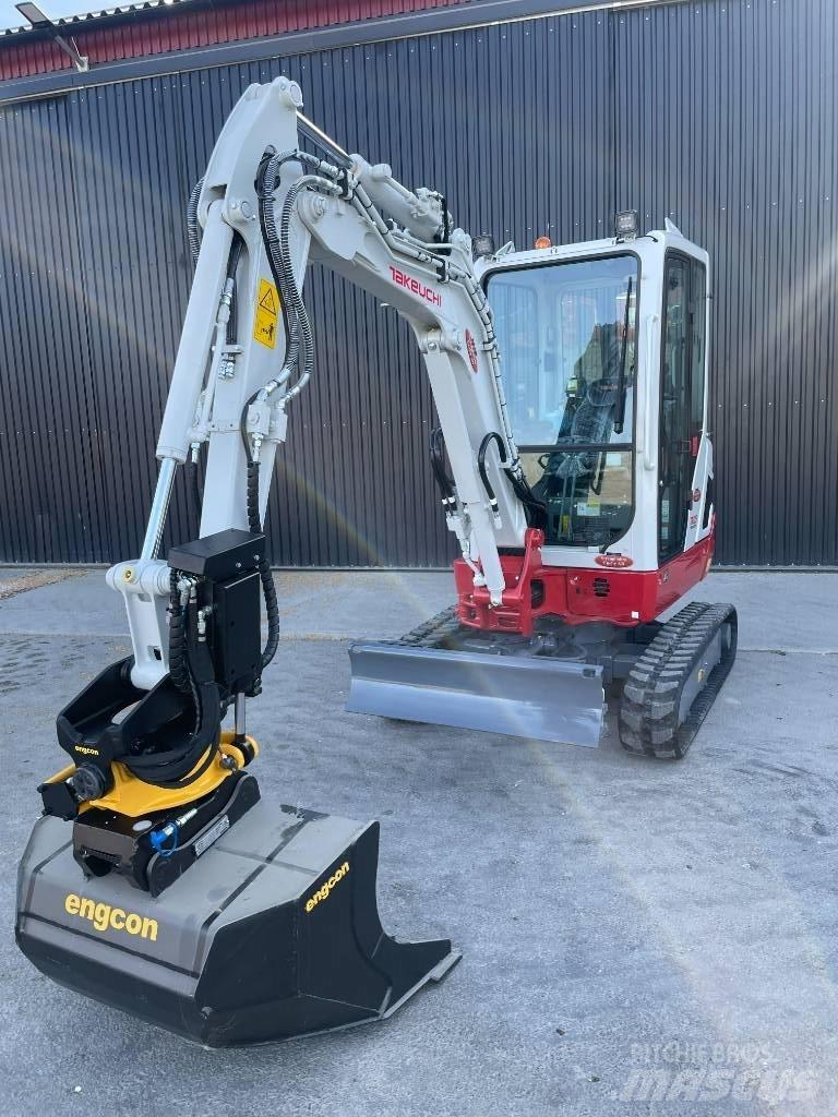 Takeuchi TB 225 小型挖掘机
