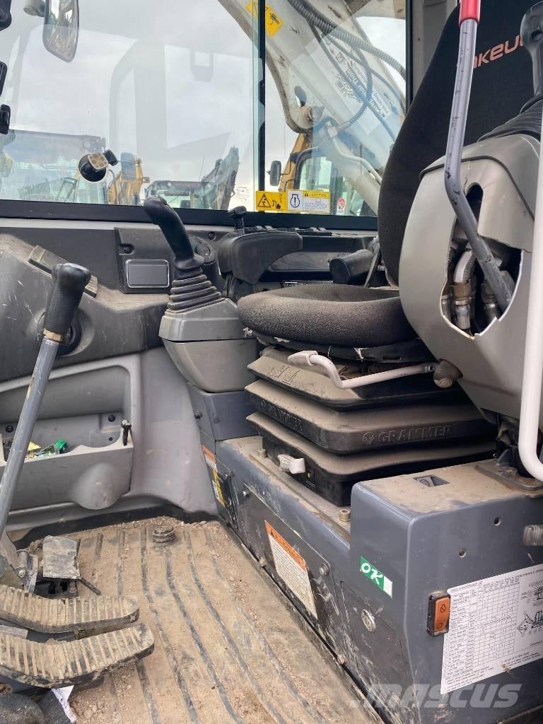 Takeuchi TB 240 小型挖掘机