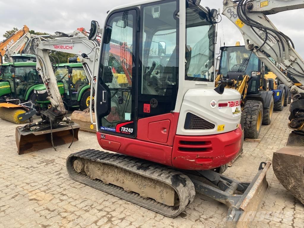Takeuchi TB 240 小型挖掘机