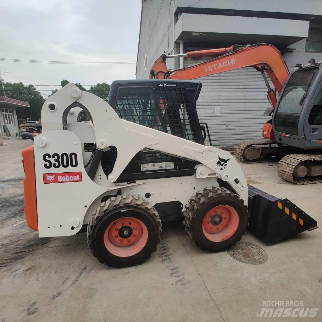 Bobcat S300 滑移装载机