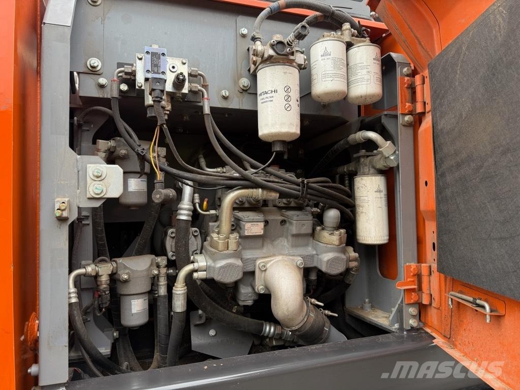 Hitachi ZX 140 W-6 轮式挖掘机