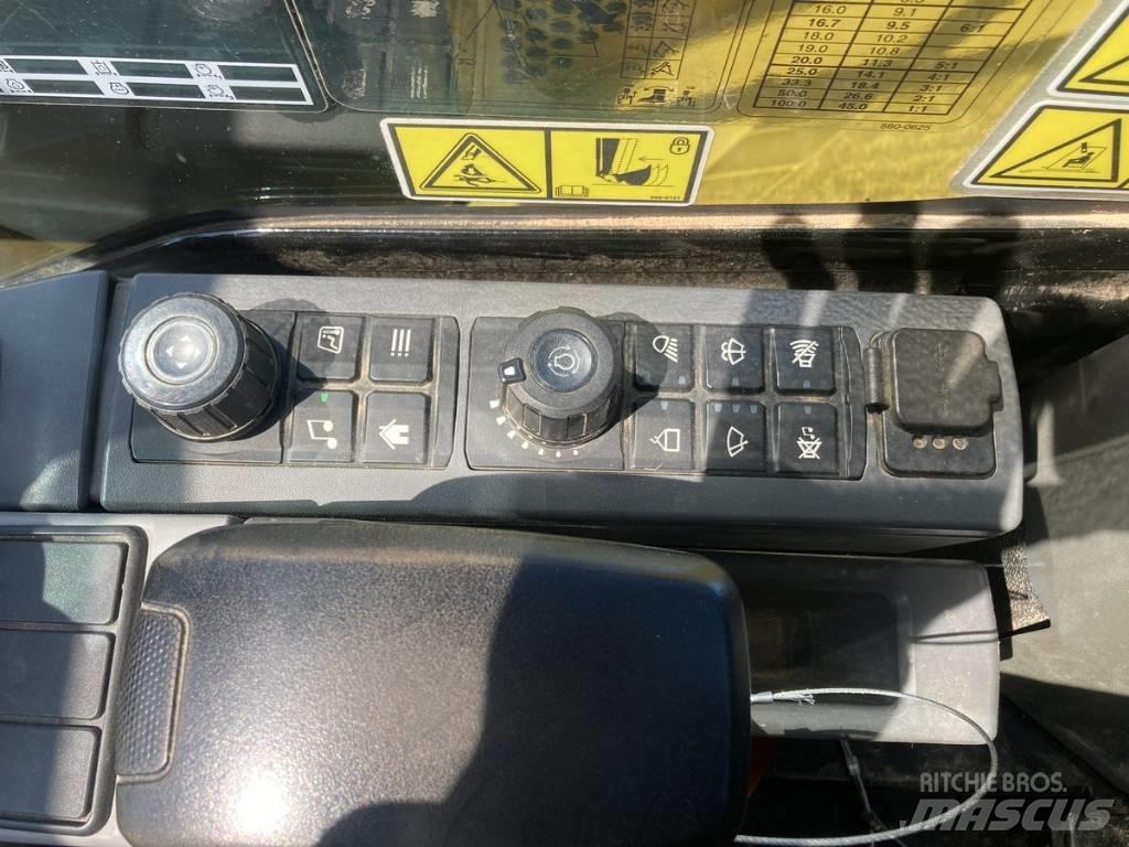 CAT 306CR 履带挖掘机