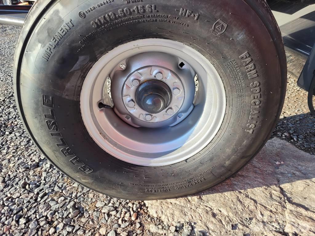 Massey Ferguson 1840 方捆打捆机
