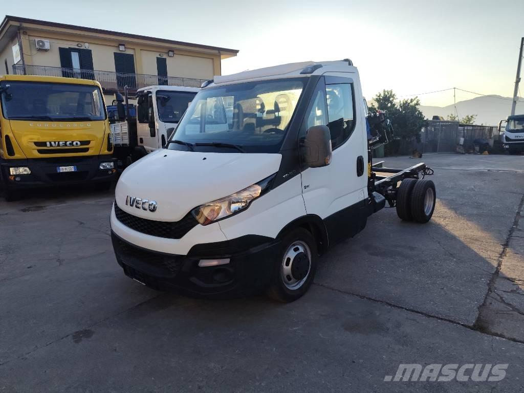 Iveco Daily 35-150 起重车