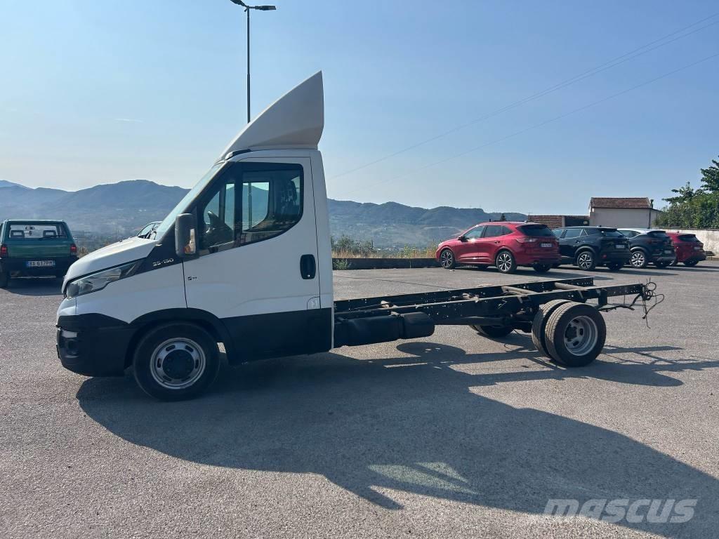 Iveco Daily 35-150 车辆运输车