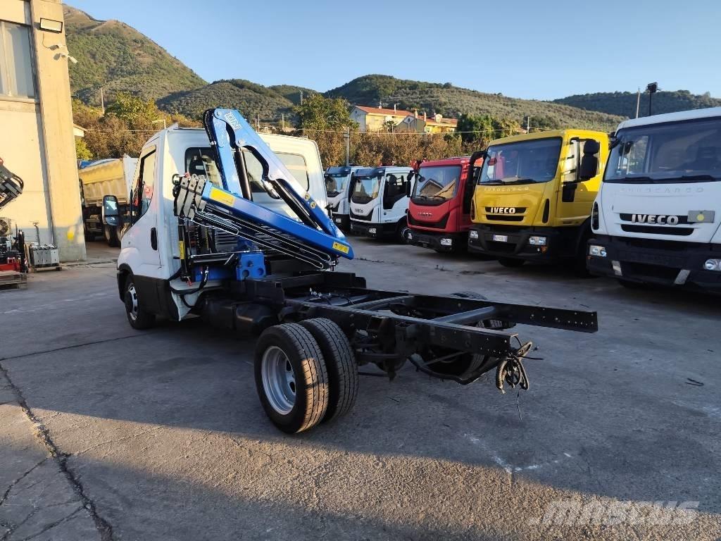 Iveco Daily 35-150 起重车