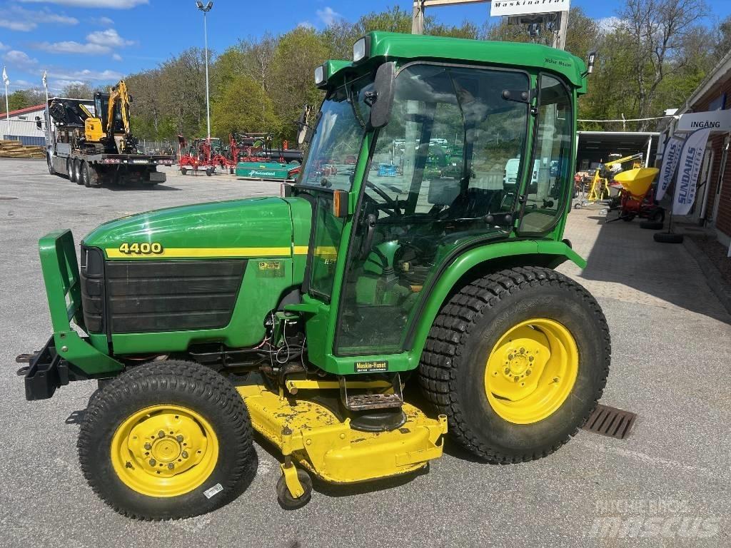 John Deere 4400 小型拖拉机