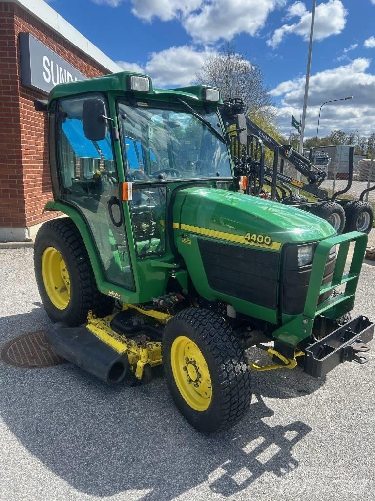 John Deere 4400 小型拖拉机
