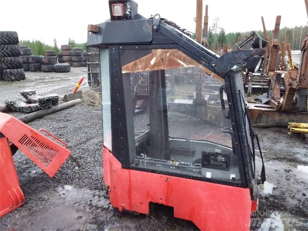 Valmet 911.1 驾驶室与内部