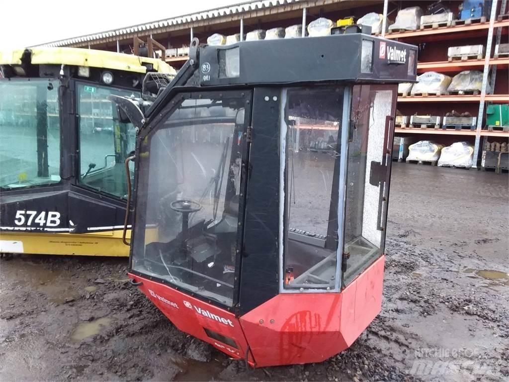 Valmet 911.1 驾驶室与内部