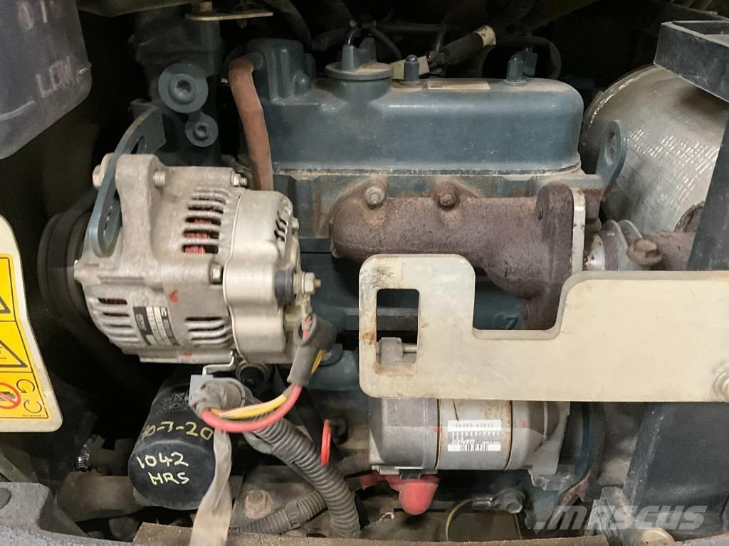 Kubota KX 015-4 小型挖掘机