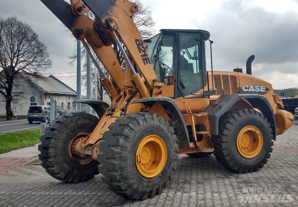 CASE 821 E 轮式装载机