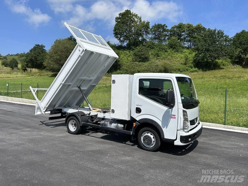 Renault Maxity 皮卡车