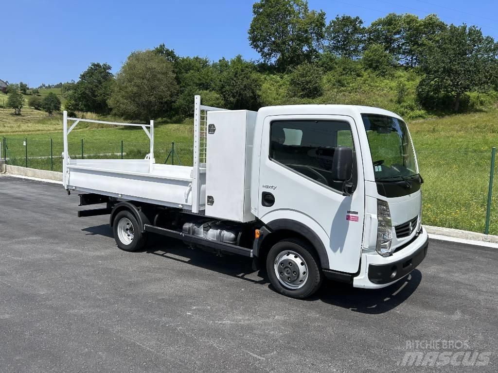 Renault Maxity 皮卡车