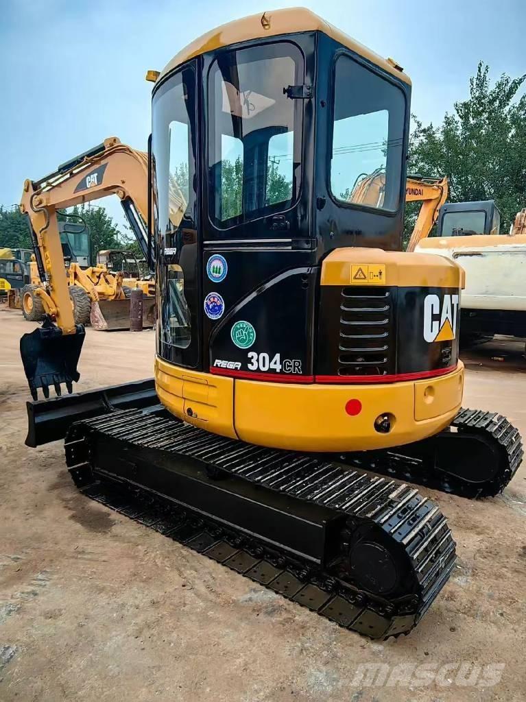 CAT 304 CR 小型挖掘机