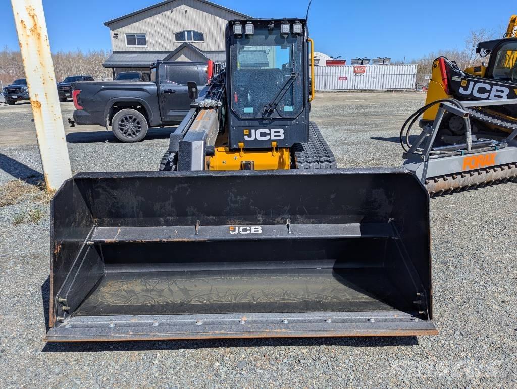 JCB 3TS-8T 滑移装载机