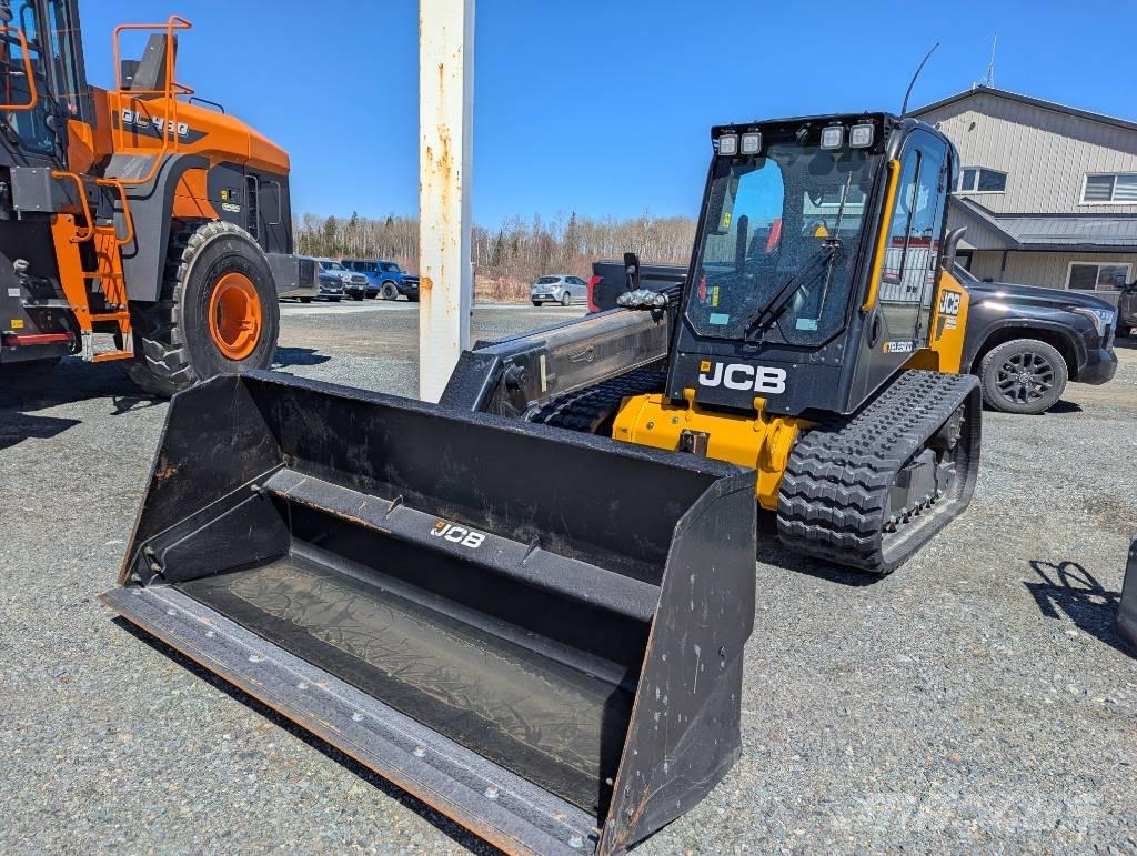 JCB 3TS-8T 滑移装载机