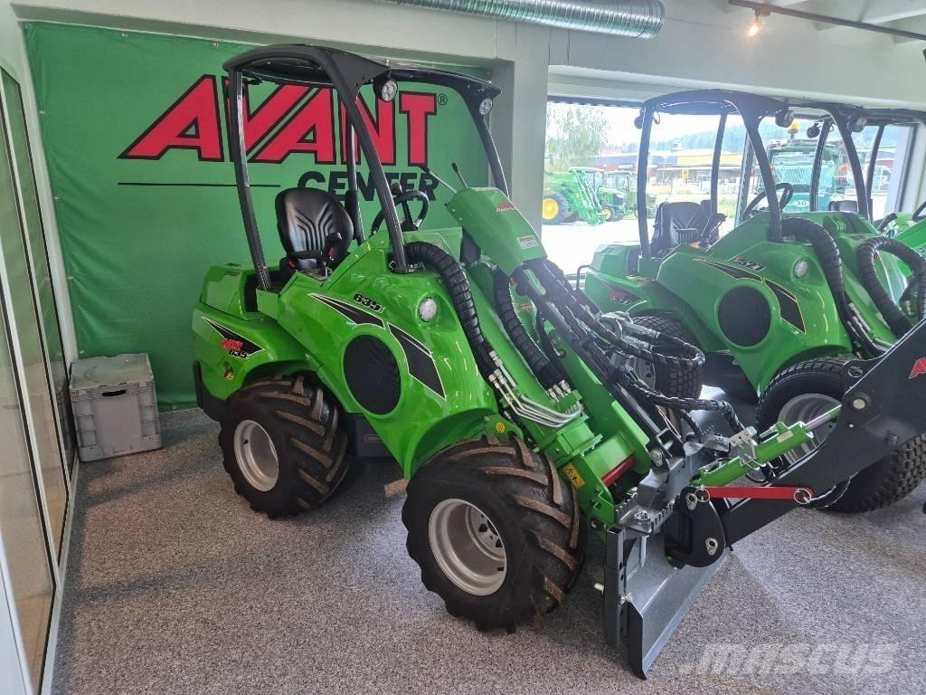 Avant 635 滑移装载机