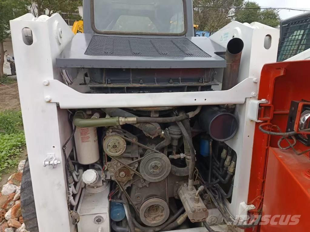 Bobcat S 590 滑移装载机