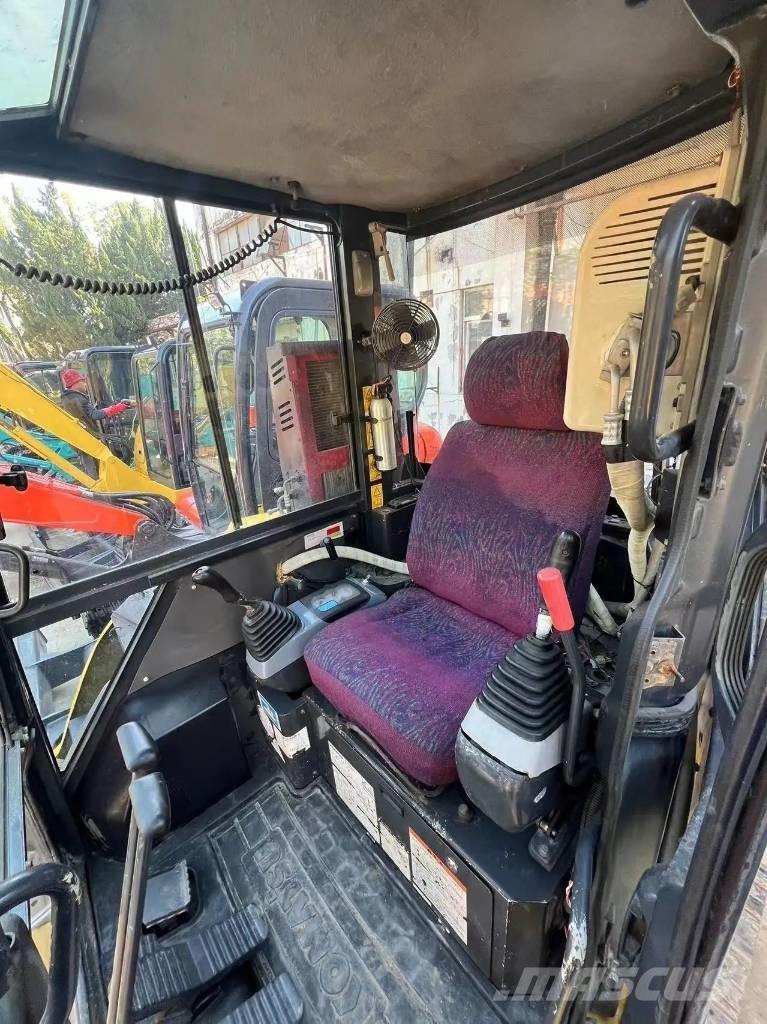 Komatsu PC 40 MR 小型挖掘机