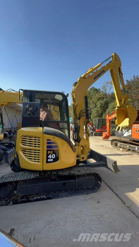 Komatsu PC 40 MR 小型挖掘机