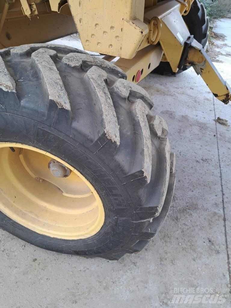New Holland TX 66 联合收割机