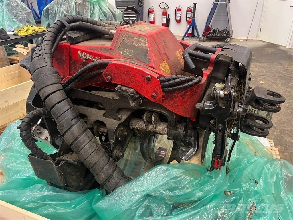 Komatsu C93 收割机机箱