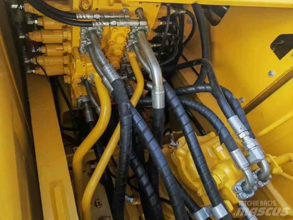 Komatsu 200-8 履带挖掘机