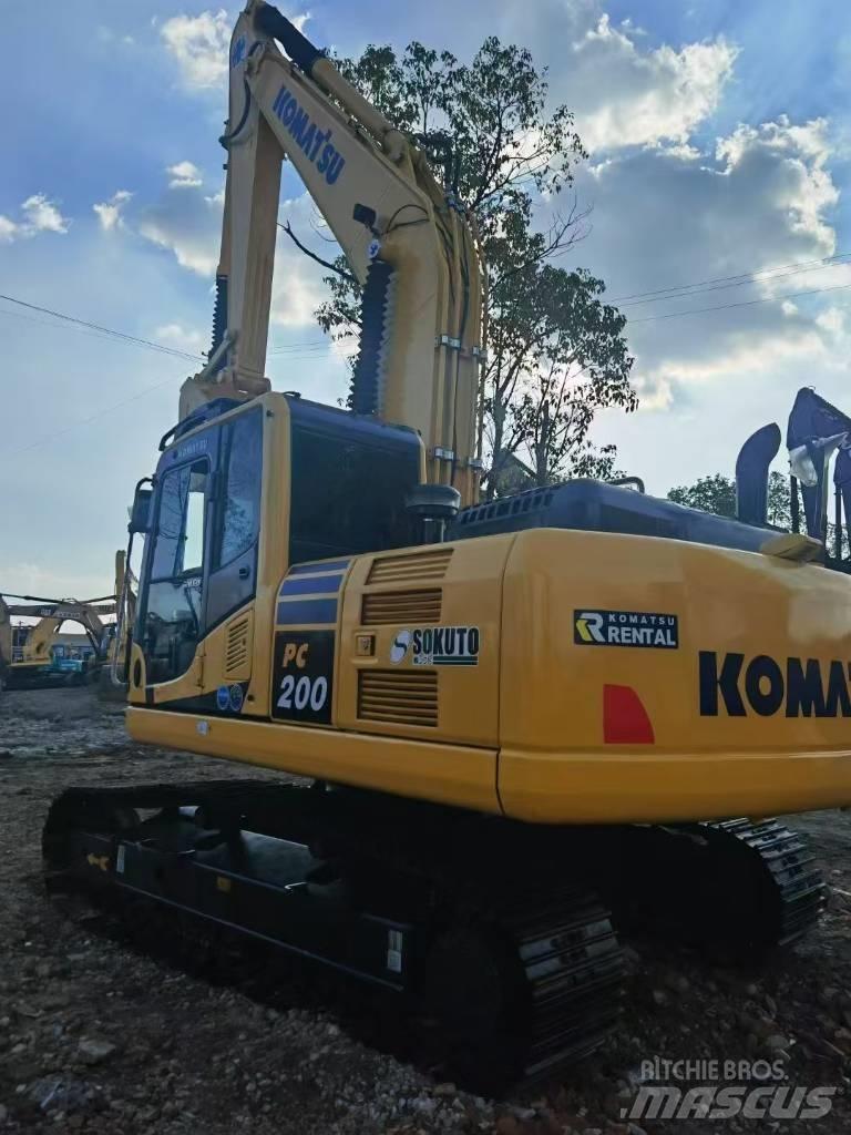 Komatsu 200-8 履带挖掘机