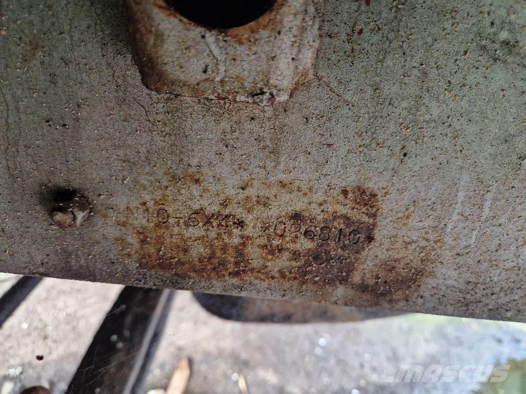 Volvo N1033 6X4 平板车