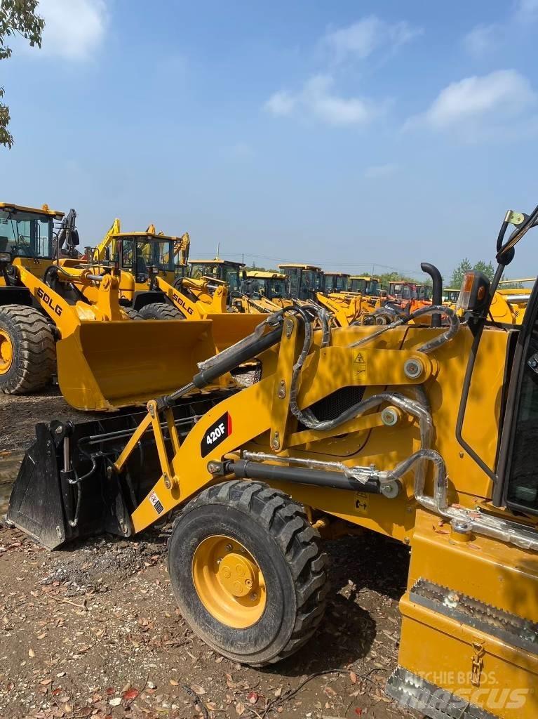 CAT 420 F 反铲装载机