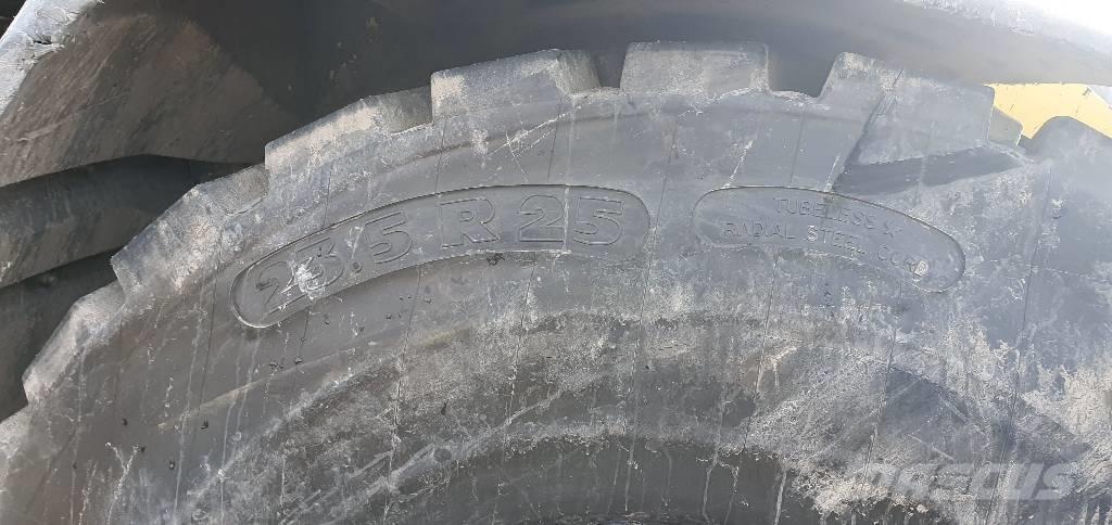 Liebherr L 556 轮式装载机