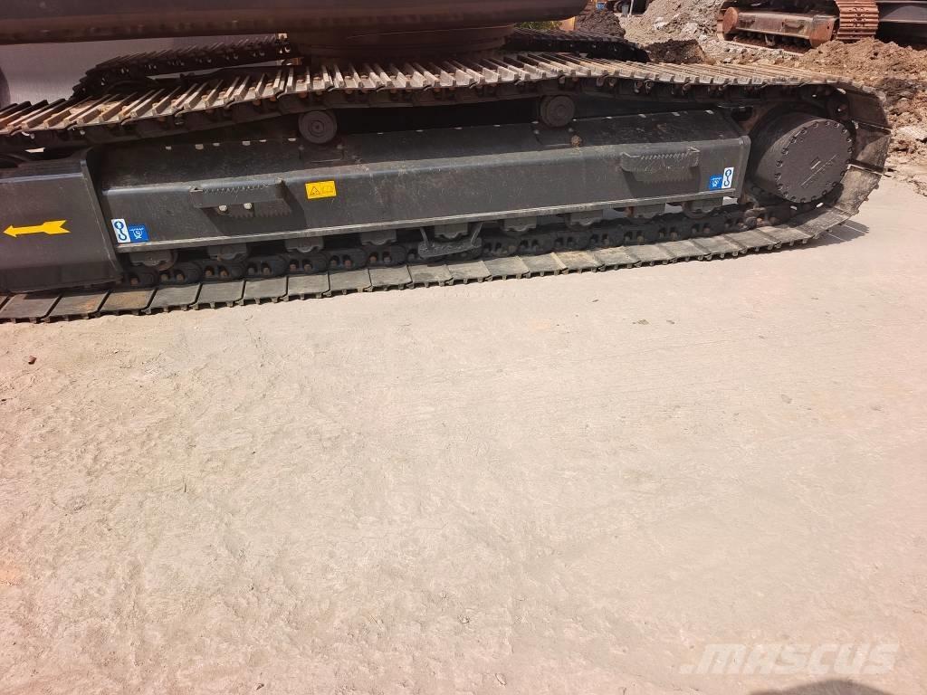 Hyundai HX 220 LC 履带挖掘机