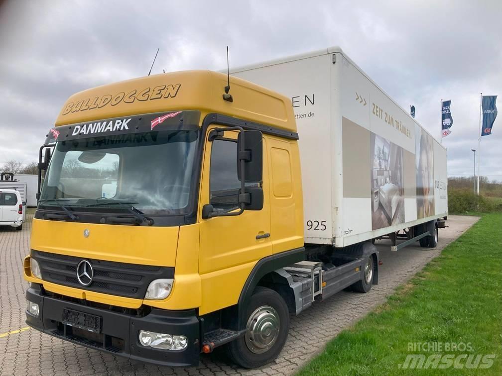 Mercedes-Benz 822 牵引车