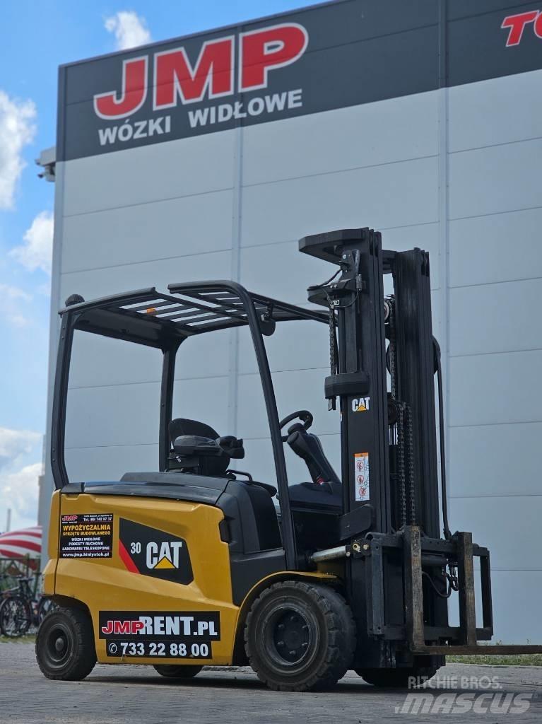 CAT EP 30 CN 电动叉车