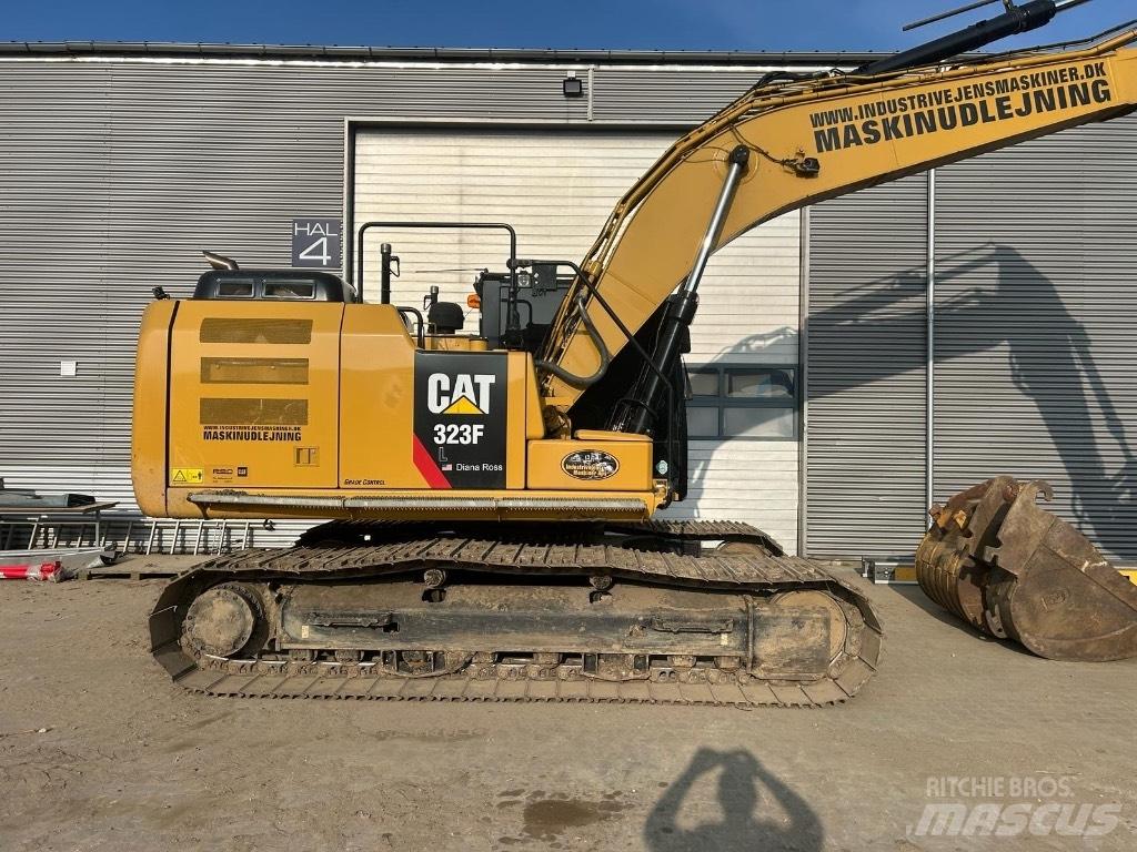 CAT 323 F L 履带挖掘机