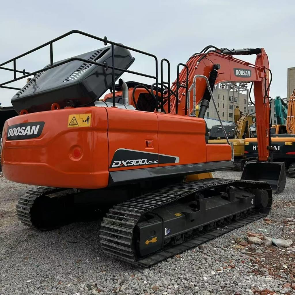 Doosan 300LC-9C 履带挖掘机