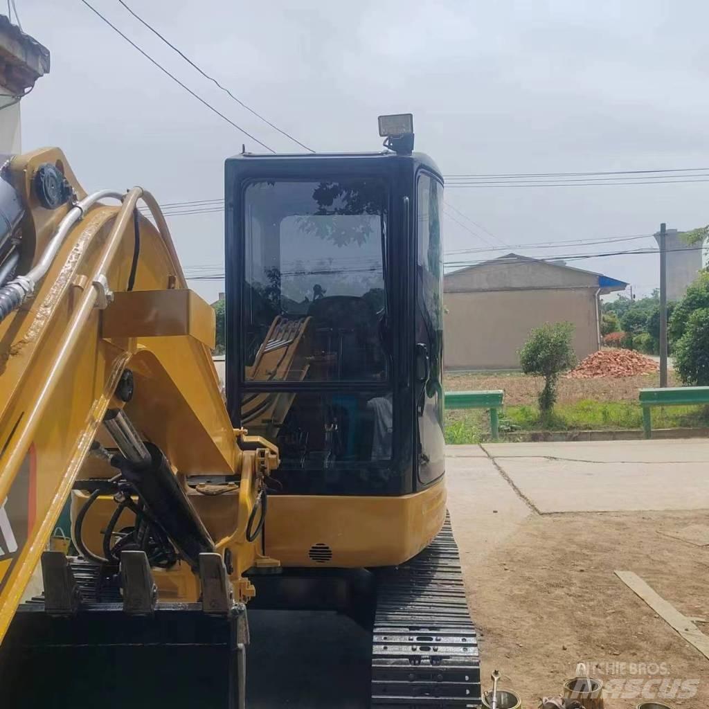 CAT 303.5 E CR 小型挖掘机